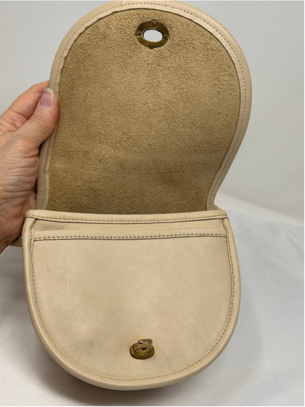 Vintage Coach Watson 9981 Bone Leather Crossbody Bag USA 90s - Picture 9 of 12